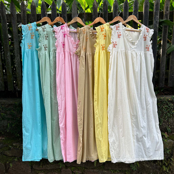 embroidered sleeveless ladies nightwear