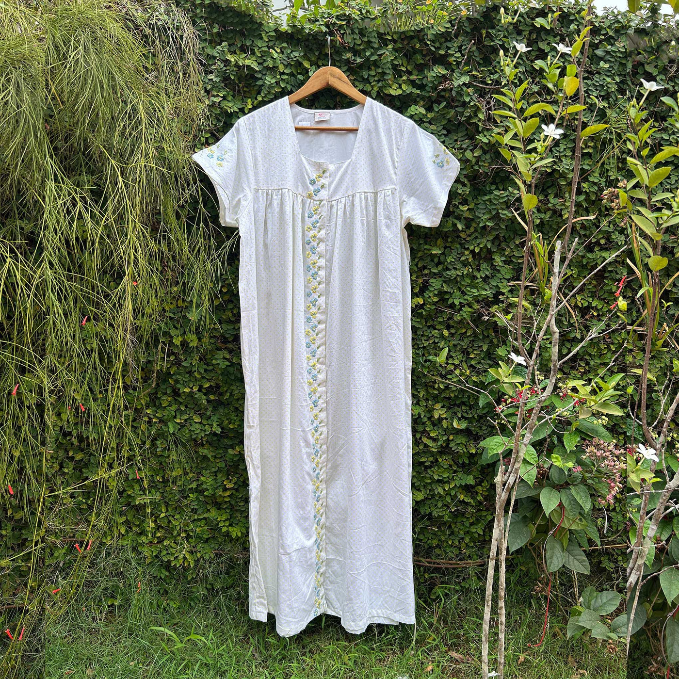 embroidered front open nigtwear